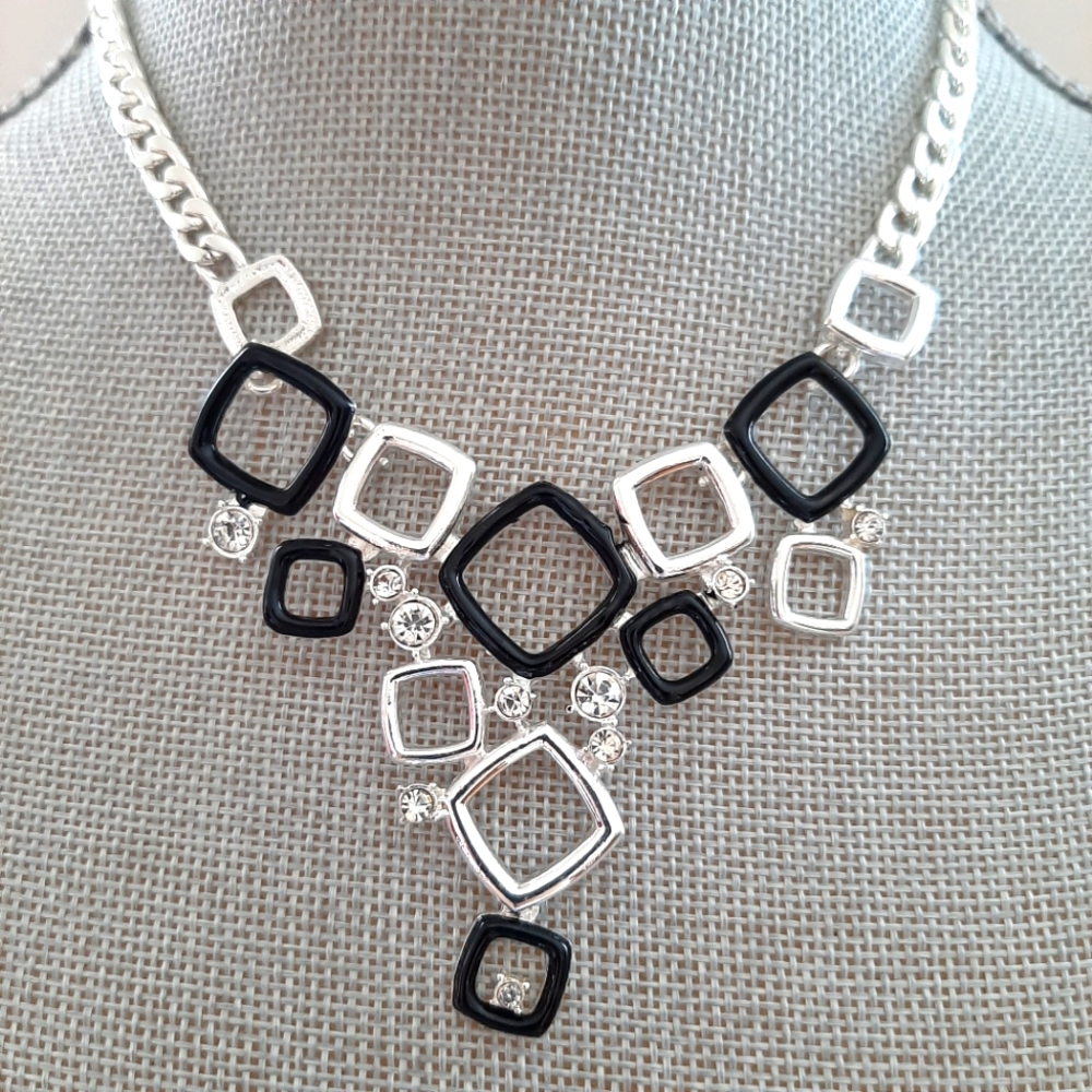 GV9 Necklace